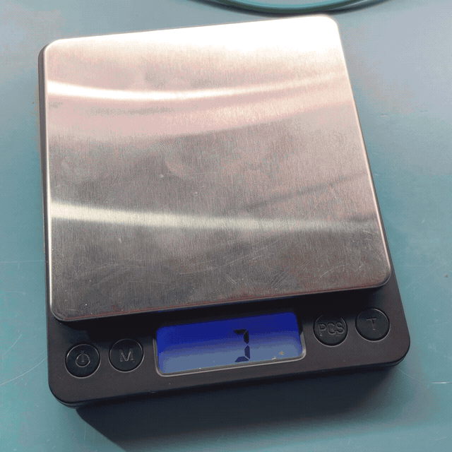 LCD being incorrect as the scale is pressed